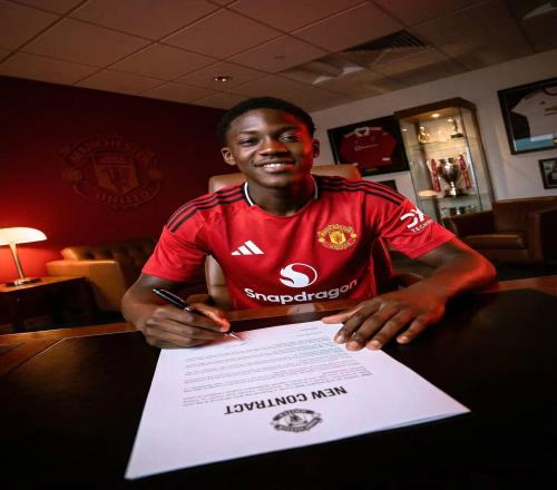 曼聯(lián)新帝星加薪續(xù)約全談妥，最快本周官宣！曝阿莫林也欣賞其進步