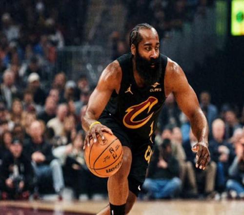 現(xiàn)役巨星季后賽首秀：哈登0分，庫里12分，老詹32分，一人42太狠