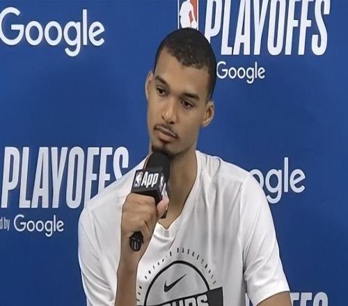 馬刺淘汰開拓者采訪！文班亞馬直指團(tuán)隊(duì)，尚帕尼+?？怂拐劚┳撸? />
<div   id=