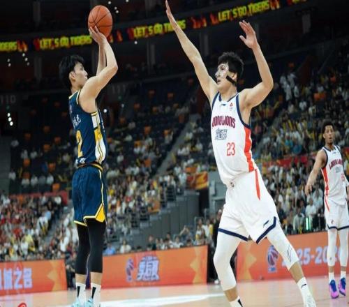 進攻乏力，華南虎季后賽首戰(zhàn)告負