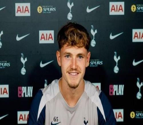 官方：熱刺與19歲小將羅斯韋爾續(xù)約他曾隨隊(duì)贏得U17英超杯冠軍