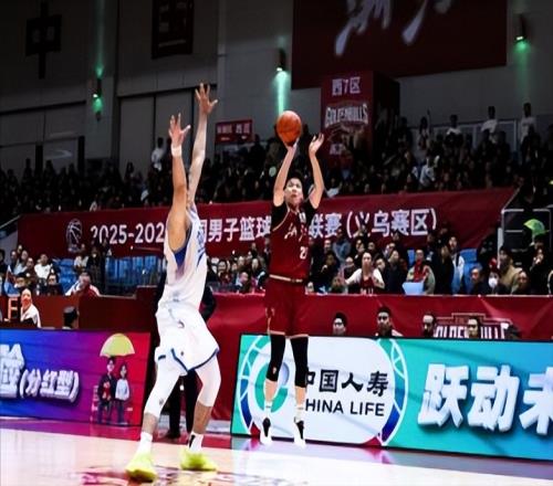 浙江隊(duì)季后賽開(kāi)門紅，洋帥一決定太明智，年輕的24號(hào)一劍封喉