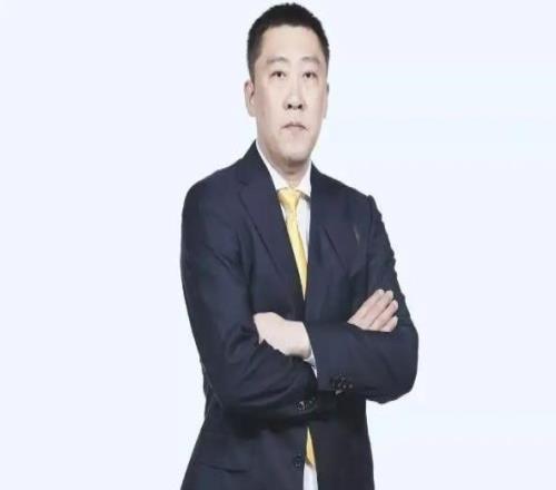 生涯17年，他只為上海男籃效力，如今扎根上海青訓(xùn)，一家人很低調(diào)