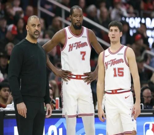 攻防兼?zhèn)浞侥芰⒆?，火箭外線雙核激活球隊取勝密碼