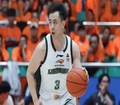 遼寧基本盤還是穩(wěn)！趙繼偉莫蘭德統(tǒng)領(lǐng)內(nèi)外線，其余球員各司其職！