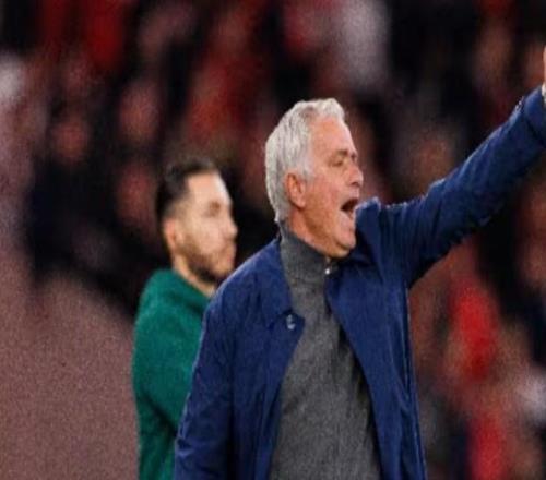 記者：穆里尼奧已不似當(dāng)年那么好勇斗狠他適合現(xiàn)在這支皇馬