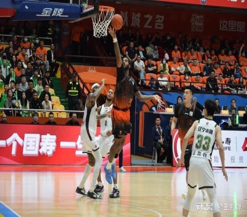 主場(chǎng)折戟瀕臨一輪游！邱彪空喊擔(dān)責(zé)，山東高速埋沒王牌助教