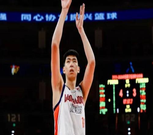 轟13+11扎心廣東！中國男籃22歲2米26新星崛起：下一步?jīng)_擊NBA