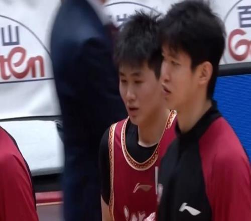 19歲新星關(guān)鍵三分制勝！浙江男籃輕取寧波