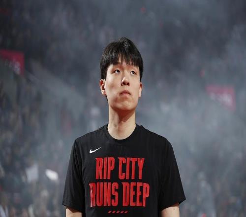 結(jié)束首次季后賽之旅，楊瀚森沒有得分，共出場4分34秒得到1籃板