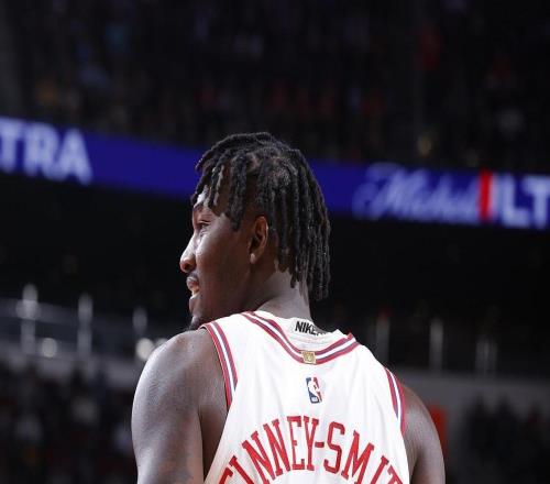 砍2+1+1！火箭改用小個(gè)陣容，32歲前鋒從1防到5，5300萬沒浪費(fèi)