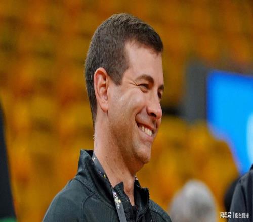 細(xì)節(jié)拉滿的NBA頂級運營！綠軍常年爭冠，背后全是他的功勞