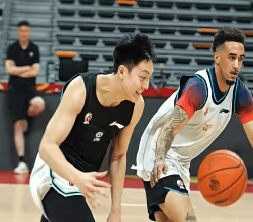 廣東慘敗，徐昕將送杜鋒出局！看看媒體專家怎么說，恥辱紀(jì)錄誕生