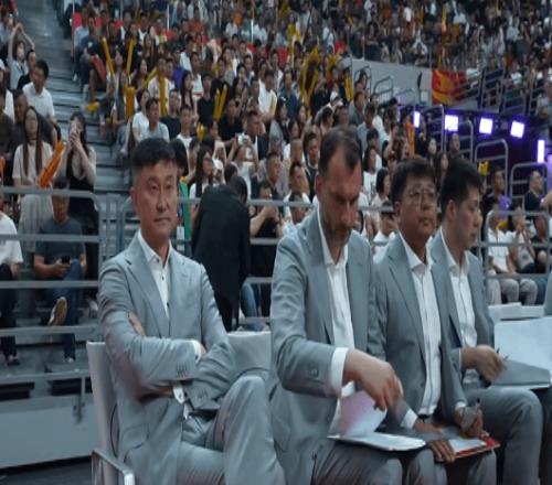 廣東G1主場(chǎng)慘?。⌒礻?jī)呻p痛擊舊主，奎因三分10中0，黑12要誕生