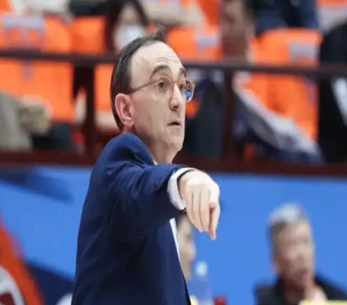 G1勝山東采訪！烏戈反思下半場被追分，認可分享球與籃板保護！