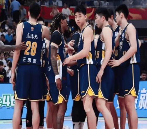 隨著廣東男籃不敵廣州，杜峰和教練組，有可能做出以下3大改變