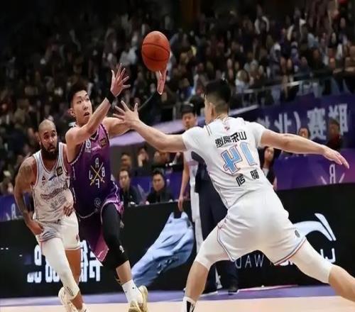 山東20投僅4中三分！遼寧客場奪賽點，季后賽強(qiáng)度拉滿