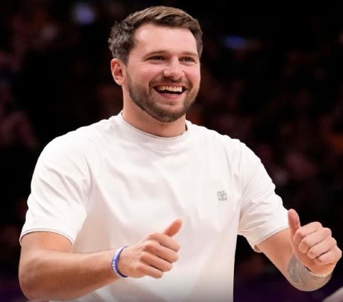 湖人迎來不利消息！Shams：東契奇?zhèn)麆莼謴?fù)緩慢，次輪也不能復(fù)出