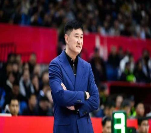 廣東宏遠(yuǎn)17分大?。〖竞筚愰_(kāi)門(mén)黑，拉科塞維奇3分，胡明軒0分