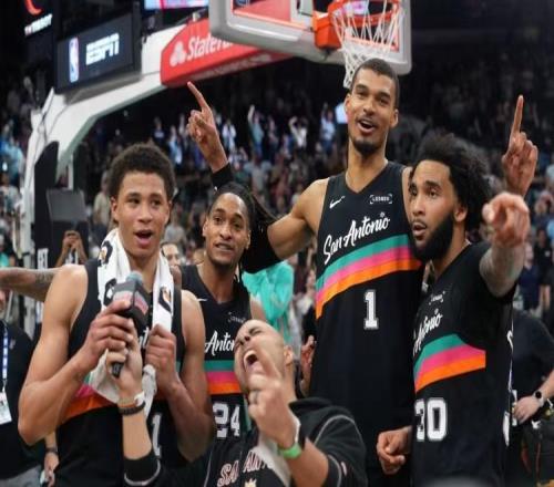 季后賽最新戰(zhàn)報！2隊晉級5隊奪賽點騎士天王山火箭掘金翻盤有望