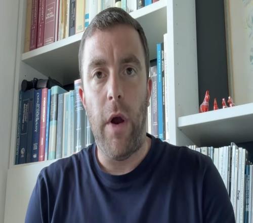 羅馬諾：卡馬文加決心留在皇馬，他愿意為球隊位置全力競爭