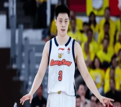 廣州G1虐廣東！全民皆兵，徐昕統(tǒng)治內(nèi)線，徐杰防守漏洞，7人打鐵