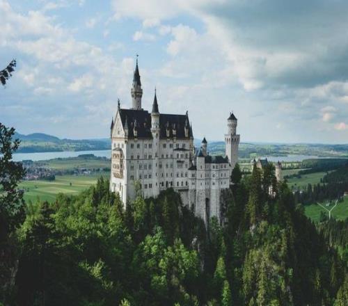 基岡摔了麥克風(fēng)：一場30年前的心理戰(zhàn)復(fù)盤