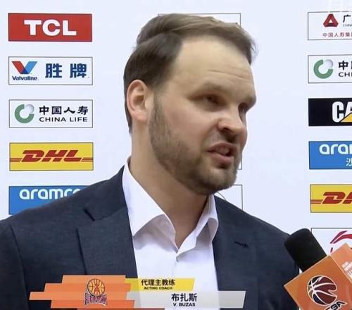 太敢說了！山西男籃外教：今晚我們5打8取勝，為球員感到驕傲