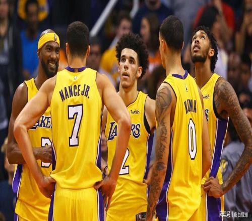 揭秘湖人最黑暗時期，珍妮巴斯為何強硬否決弟弟的擺爛策略！