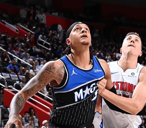 拒絕黑八！裁判明著黑，坎寧安創(chuàng)紀(jì)錄，班凱羅空砍45+9，要搶七了