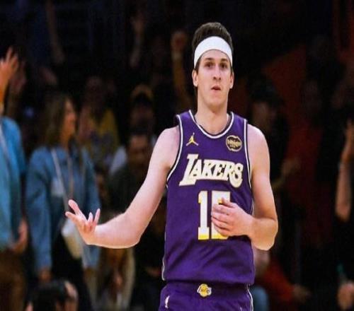 罰球不少，里夫斯16中4&三分8中2&罰球13中12取22分4板6助