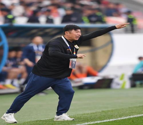 中超場外講情懷，場上拼生機(jī)！泰山對陣西海岸只有一條路