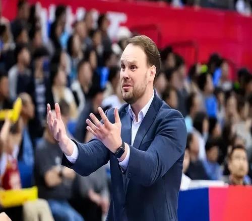 又是崔哲雄！潘江因他禁賽3場(chǎng)，布扎斯因他被罰3萬(wàn)，成山西宿敵了