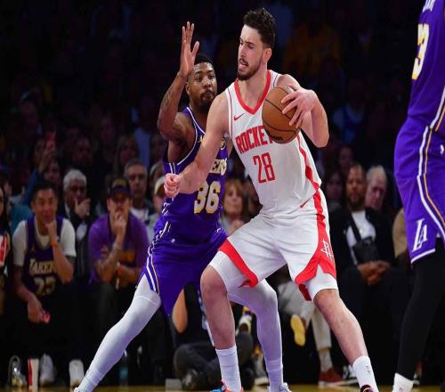 湖人隊(duì)第5場(chǎng)負(fù)于火箭隊(duì)的比賽，眾多明星到場(chǎng)觀戰(zhàn)