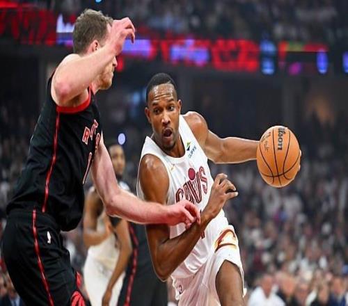 不僅在進攻端找到了手感，騎士先發(fā)大前鋒終于在防守端起到了作用