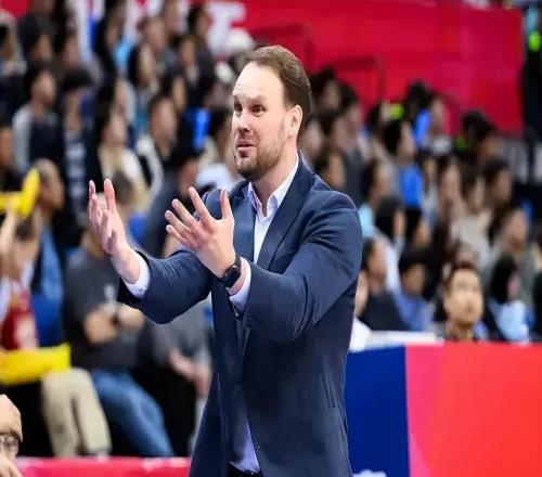 CBA官宣重磅罰單！山西2人被罰4萬元，球迷質(zhì)疑：裁判自罰三杯