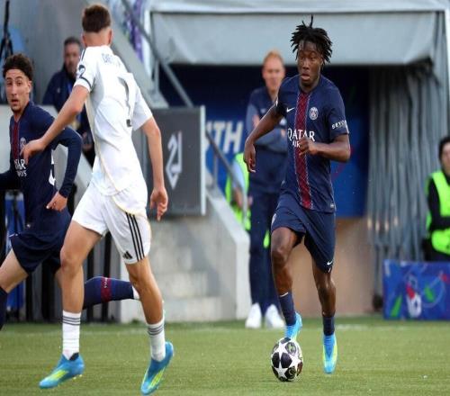 法媒：巴薩正密切關(guān)注巴黎17歲右后衛(wèi)博利，巴黎將其視作未來