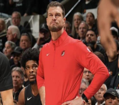 記者：開拓者預(yù)計(jì)不留任斯普利特，新老板想找底薪主帥省成本