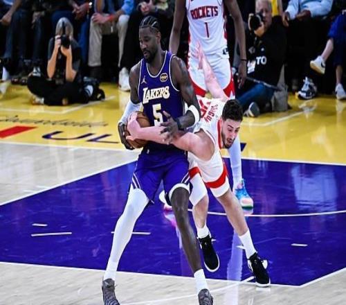 明明狀態(tài)已經(jīng)那么好了，但湖人還是不愿意給先發(fā)中鋒多些球權(quán)