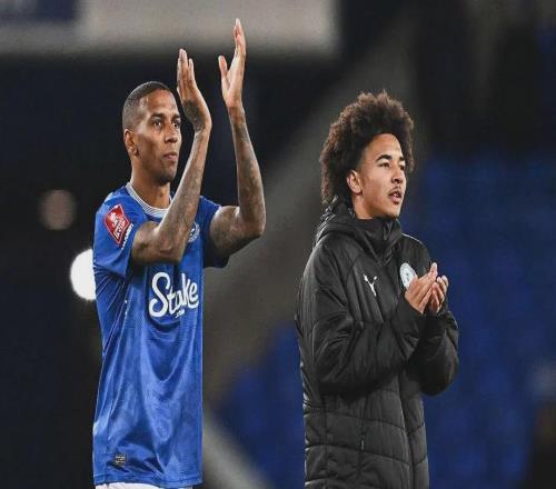 傳奇終章！40歲揚教授最后一戰(zhàn)，伊普斯維奇升級夜他卻在場邊淚目