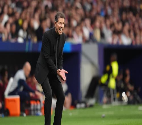 西蒙尼場(chǎng)邊施壓VAR：裁判"崩潰"了嗎