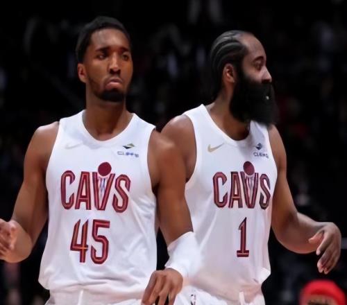 隨著騎士險(xiǎn)勝5分，活塞贏7分，NBA最新排名出爐！騎士奪賽點(diǎn)