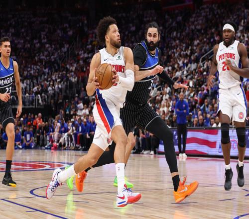 東部第一拒絕出局！雙狀元對轟，均砍下45分，魔術(shù)罰球成為短板