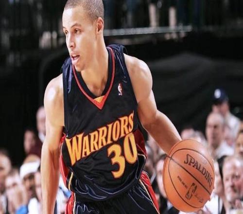 73勝飲恨！庫里搶七失利后拒推責，一句采訪盡顯領(lǐng)袖擔當