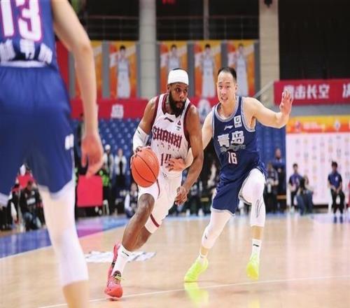 季后賽首戰(zhàn)力克青島隊山西男籃取得先機