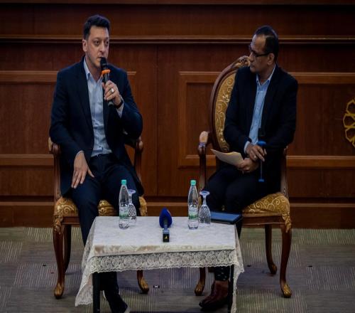 厄齊爾：因?yàn)槲耶?dāng)年發(fā)表了涉華言論，導(dǎo)致我被阿森納棄用