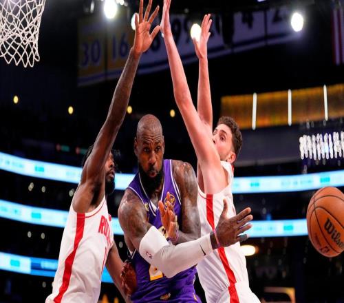 詹姆斯25+7創(chuàng)歷史第1神跡，湖人惜敗火箭！里夫斯16中4，艾頓暴走