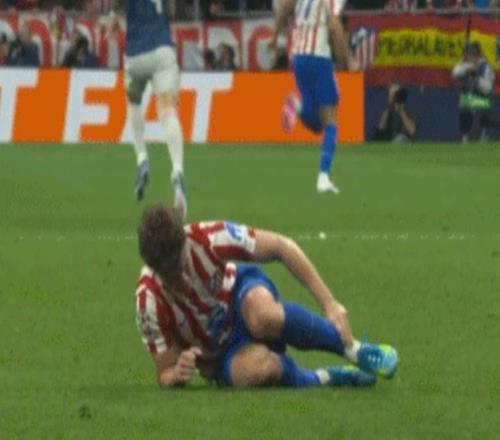 阿根廷跟隊(duì)：阿爾瓦雷斯只是感覺自己扭傷，并因疼痛感被換下