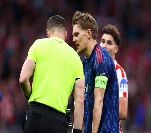 阿森納踢了一場(chǎng)好球，但爭(zhēng)議判罰或成半決賽轉(zhuǎn)折點(diǎn)