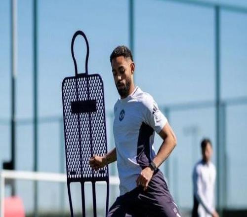 曼聯(lián)官方：庫尼亞今日回歸合練，備戰(zhàn)主場對陣?yán)锲值谋荣? />
<div   id=